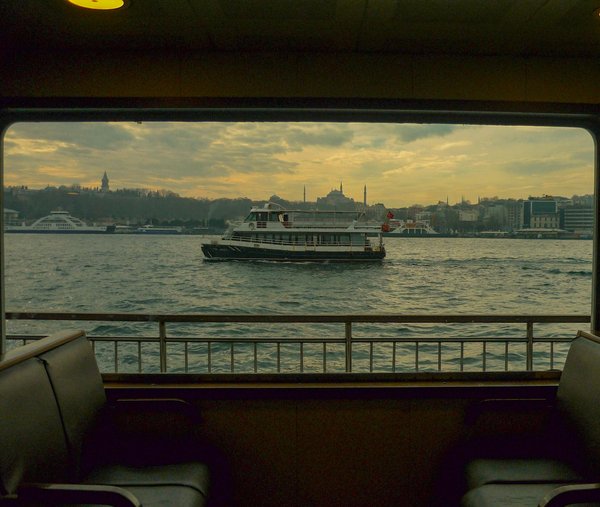 Quelle croisière propose des ateliers de cuisine créole avec des chefs locaux en Martinique?